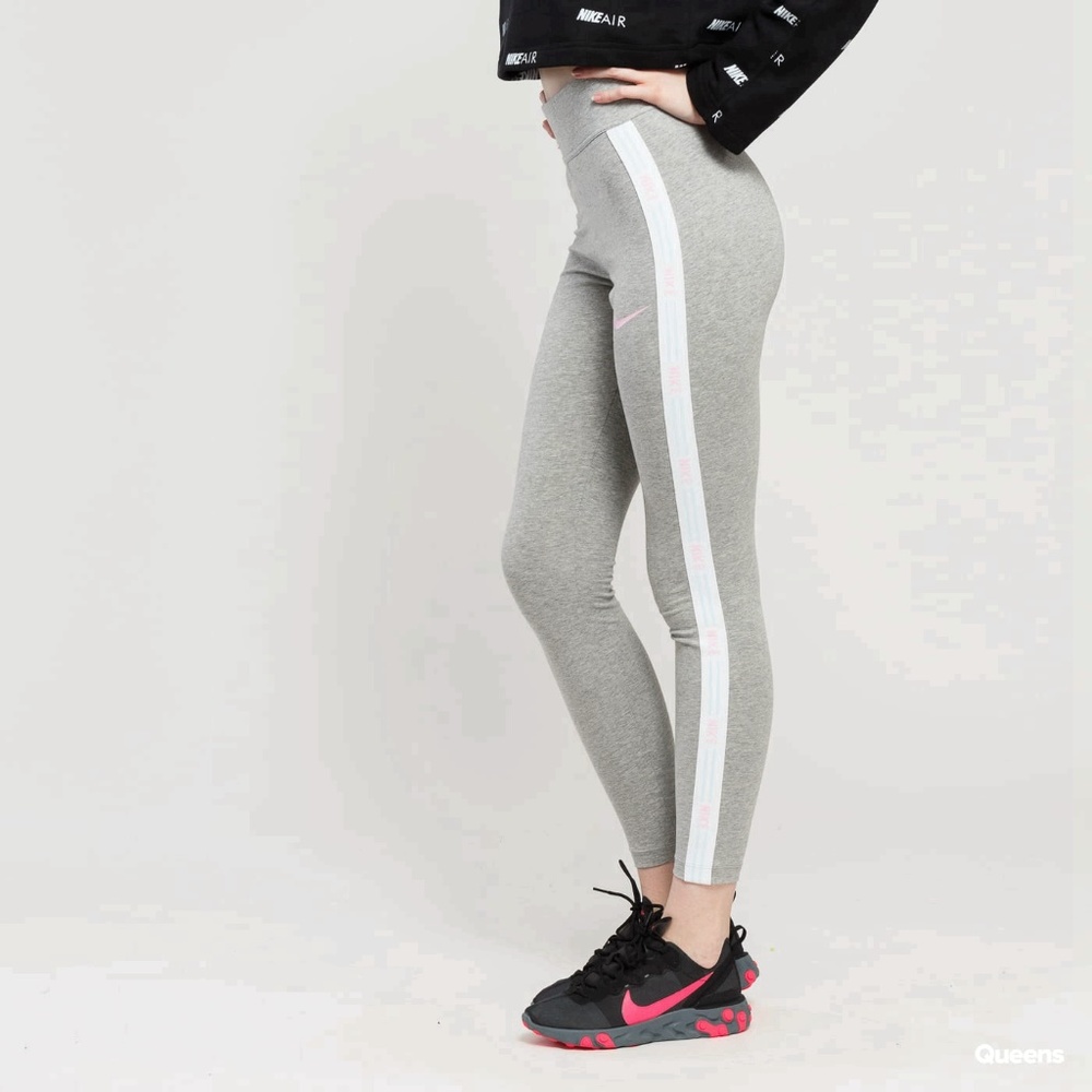 Nike W Sportswear Hyper Femme Graphic Leggings